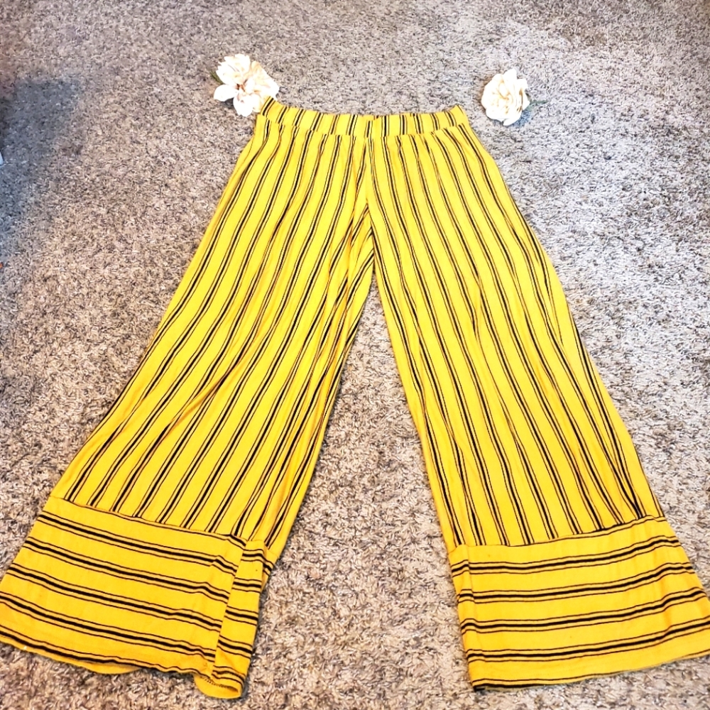 Heart & hips pants colo yellow good condition